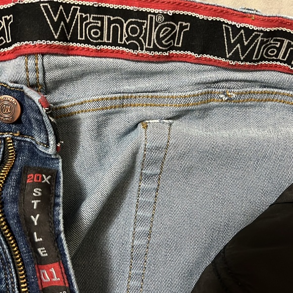 Wrangler 20X Jeans 38X34 Jeans relaxed fit
Men’s jeans good work jeans EUC - Picture 5 of 12